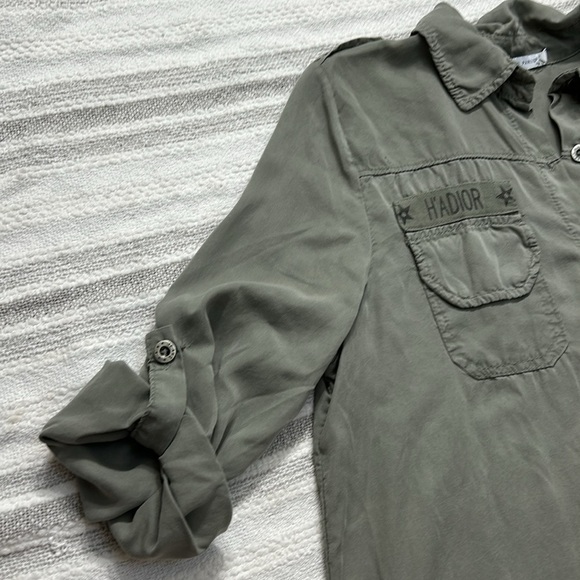 Tempo Paris 100% Tencel Army Green Utility Shirt Stars S/M Adjustable Sleeves - Picture 8 of 13